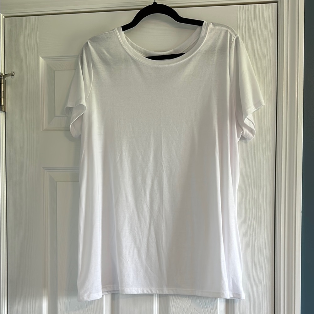 Torrid White Relaxed Short Sleeve T-Shirt